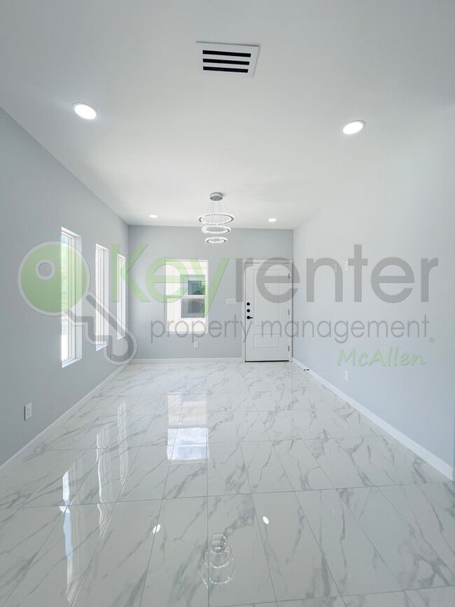 Building Photo - 3bed/2bath Apartment in Edinburg.  Don't M...