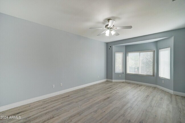 Building Photo - 16457 W Rock Springs Ln
