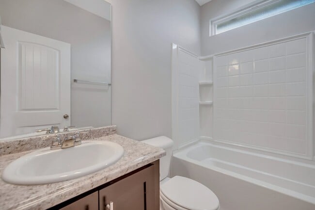 Building Photo - 486 Thorp Circle