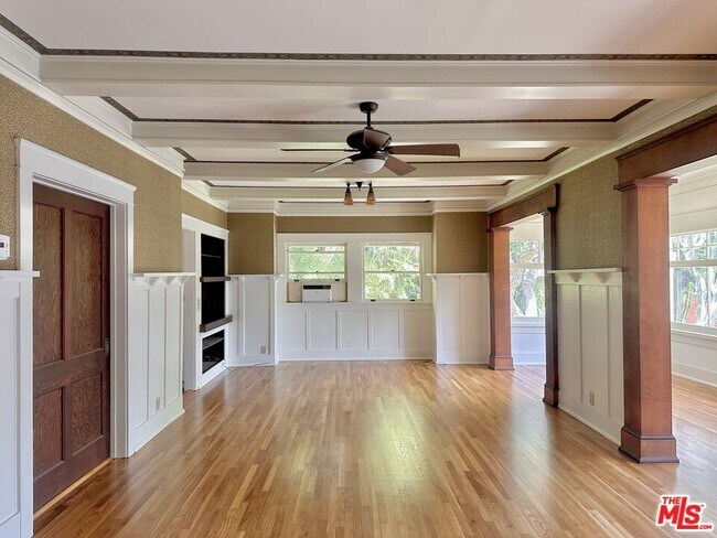 Building Photo - 2216 Meade Pl