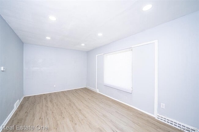 Building Photo - 22675 Santa Maria St