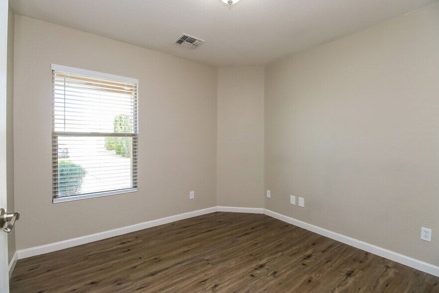 Building Photo - 39433 N Parisi Cir