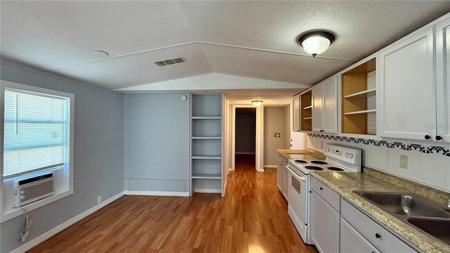 Building Photo - 639 Ellison Pkwy