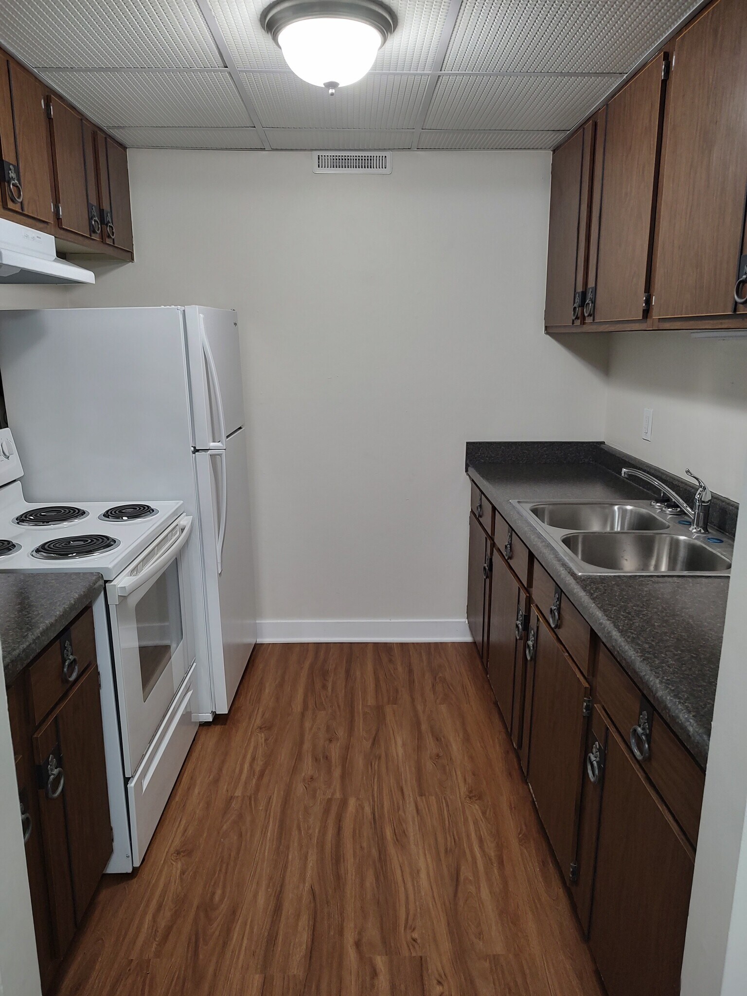 Lorlyn of Batavia 1034 Lorlyn Cir Batavia IL 60510 Apartment Finder