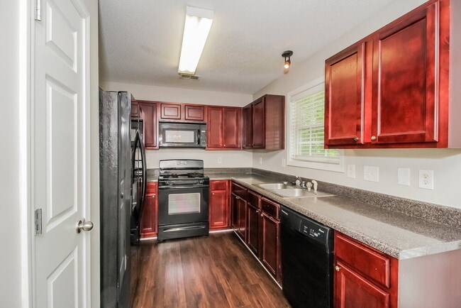 Building Photo - 413 Rosemont Ct