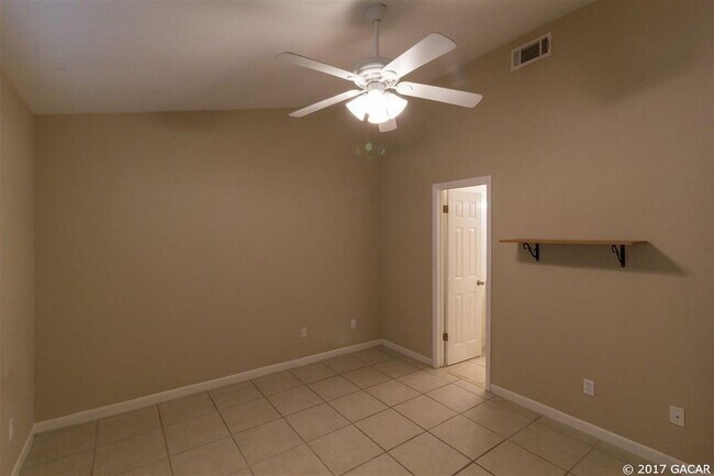 Building Photo - 2925