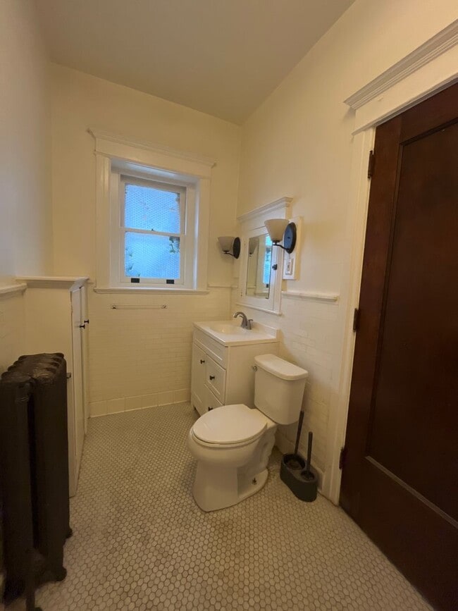 Building Photo - 2110 Walnut St