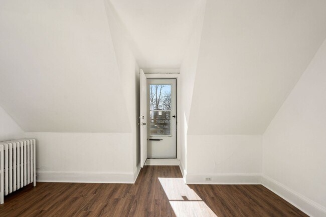 Building Photo - 29 Wiggins St