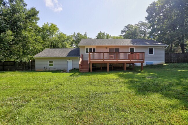 Building Photo - 4 Bedroom 2 Bath Hanover Home w- 2-Car Garage on a Stunning Lot