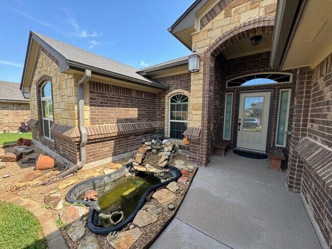 Building Photo - 5907 Verde Dr