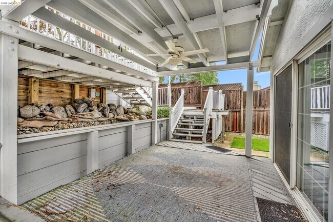 Building Photo - 909 Halite Way