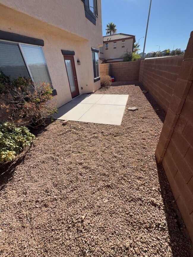 Building Photo - Gated community in Southern Highlands!