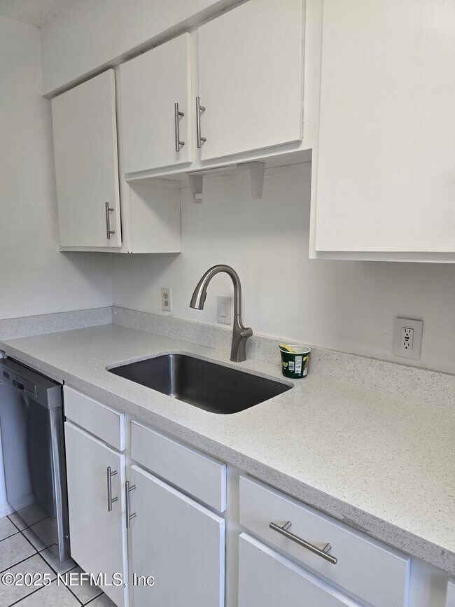Building Photo - 4807 Windrush Ln