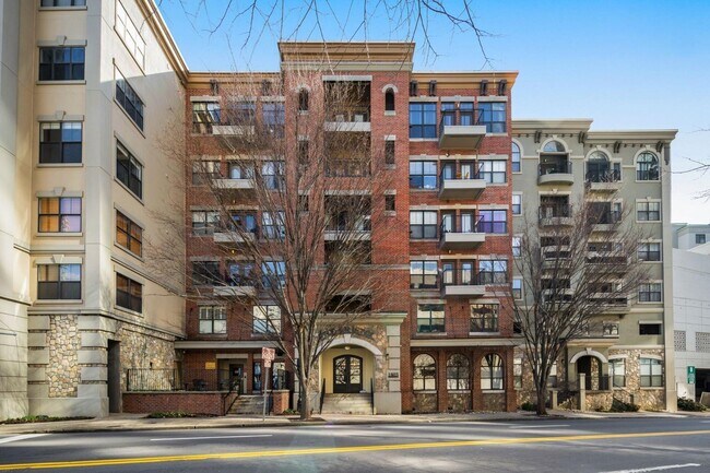 Building Photo - 1803 Broadway