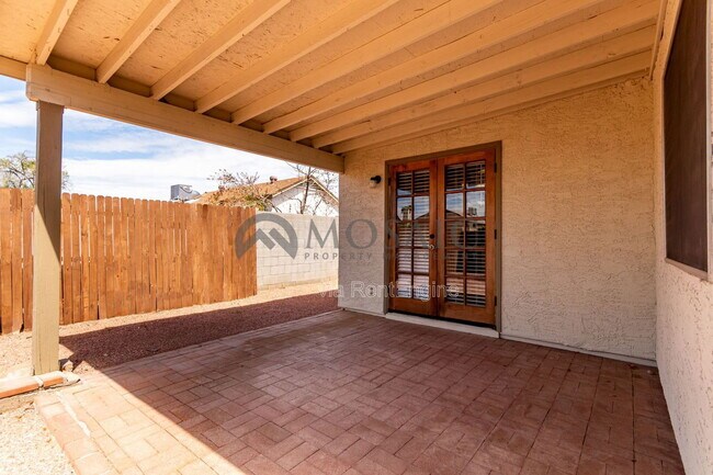 Building Photo - 3214 N Ash Dr