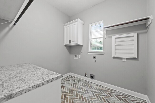 Building Photo - 110 Pickerel Point Ct