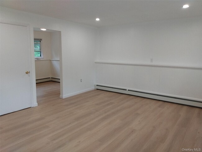 Building Photo - 10 Elm St