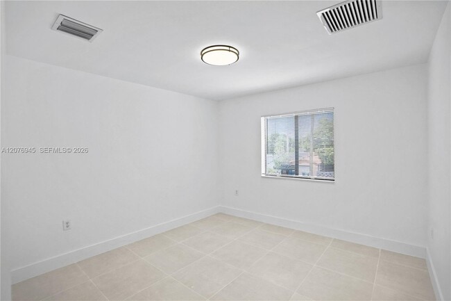 Building Photo - 5819 NW 30th Ave