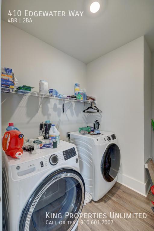 Building Photo - 410 Edgewater Wy