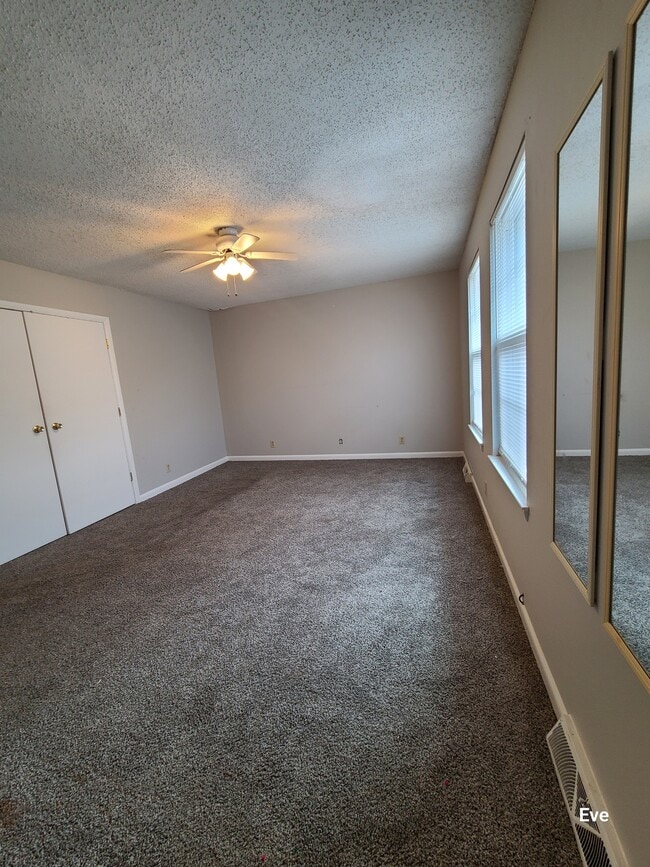 Building Photo - 5510 Country Dr