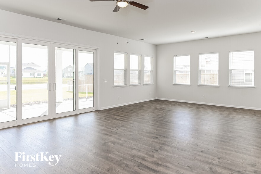 Building Photo - 405 Ribiero Dr