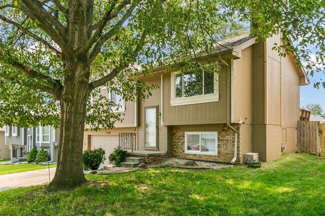 Building Photo - 5106 N 128th St