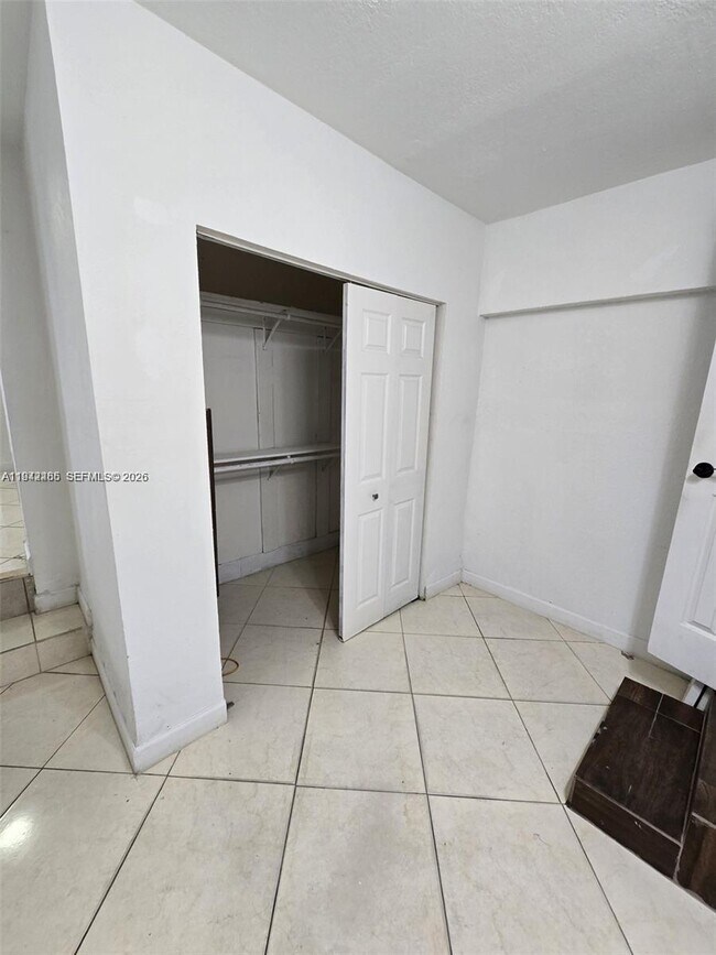 Building Photo - 110 W 53rd St