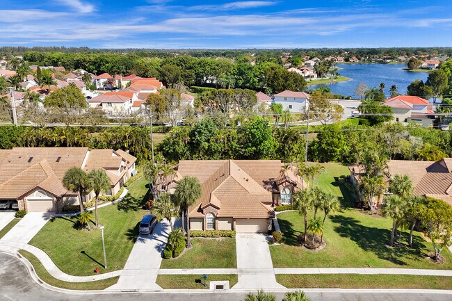Building Photo - 8062 Cassia Dr