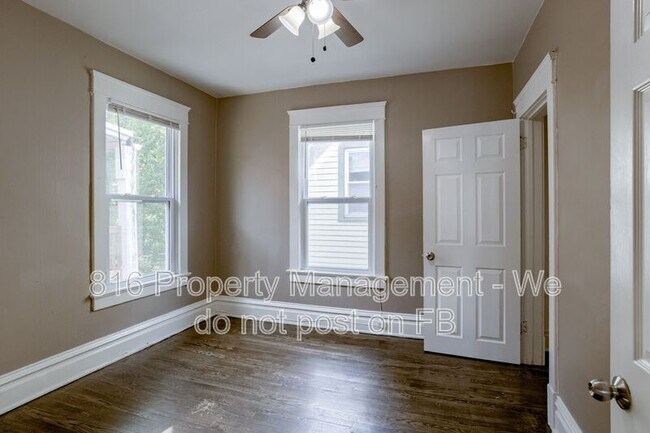 Building Photo - 800 E 33rd St