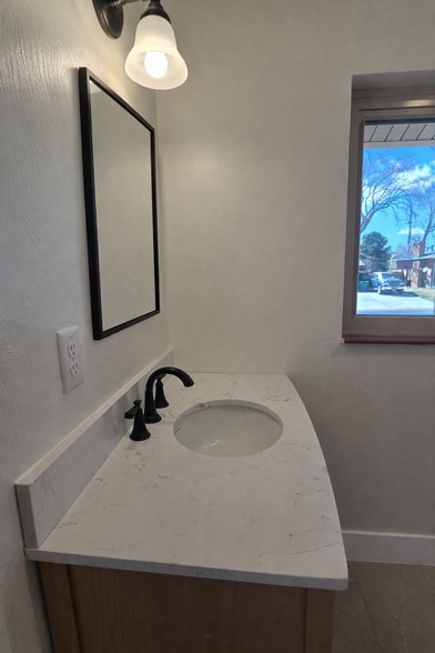 Building Photo - 2934 S Zurich Ct