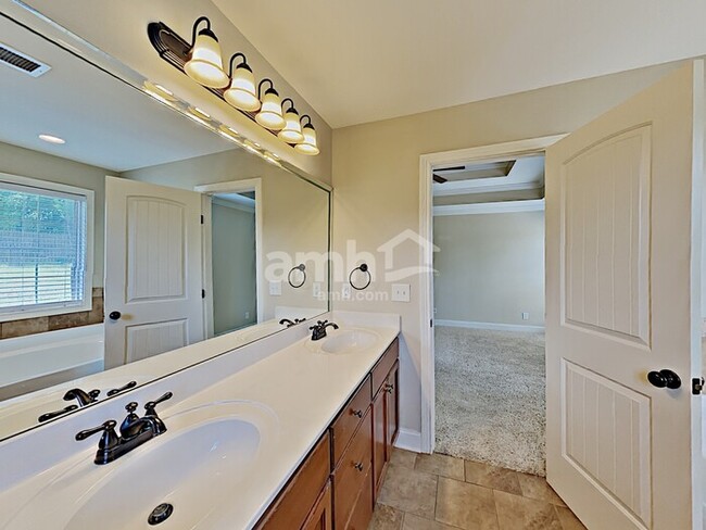 Building Photo - 403 Legends Court