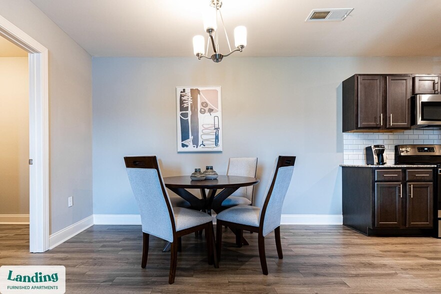 Building Photo - 305 Laredo Dr