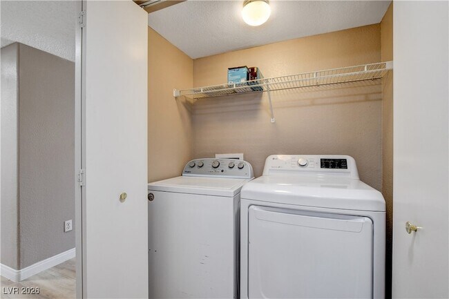 Building Photo - 760 Hunters Creek Ln