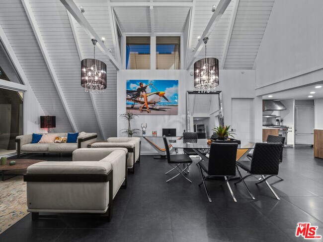 Building Photo - 8460 Cole Crest Dr