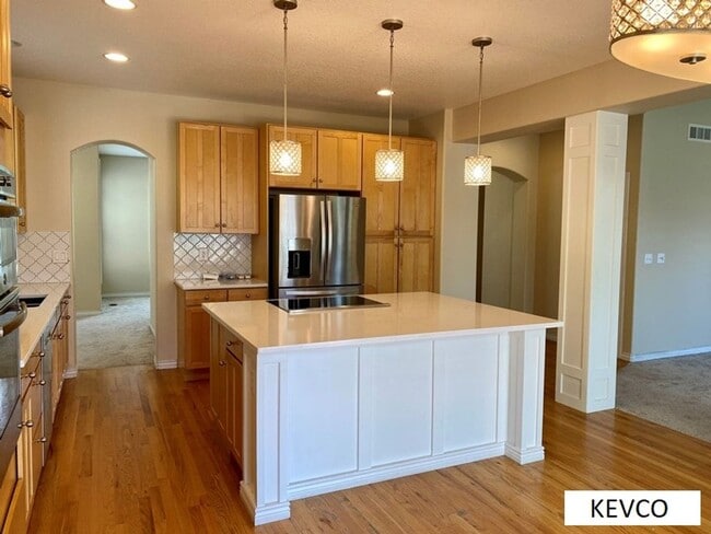 Building Photo - Amazing Three Bedroom Home With Office Space