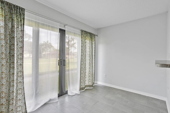 Building Photo - 2 Bed 2 Bath Condo for Rent in 55+ Peacefu...
