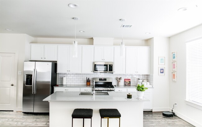 Building Photo - 5203 Burress Springs Ln