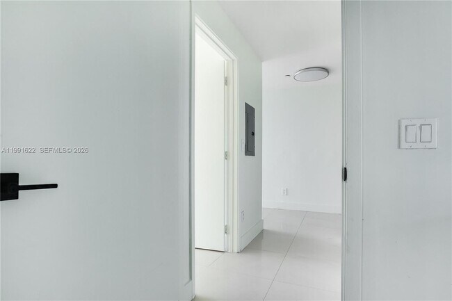 Building Photo - 888 Biscayne Blvd