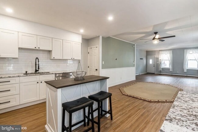 Building Photo - 23 E Rambo St