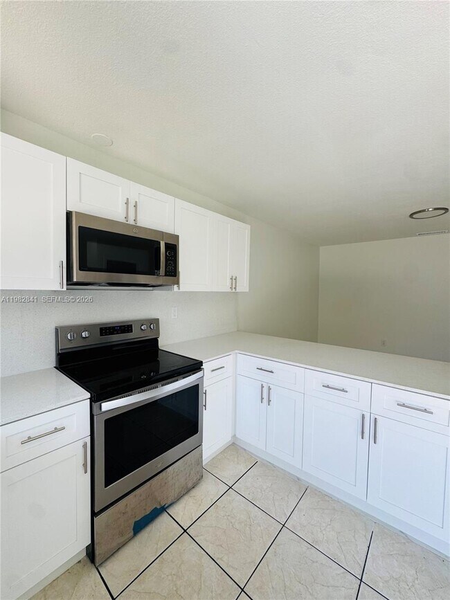 Building Photo - 1107 NW 30th Ave