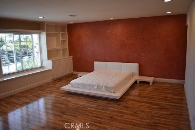 Building Photo - 15862 Caltech Cir
