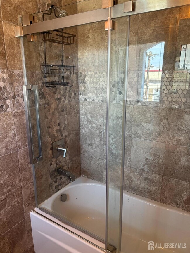 Building Photo - 112 N Broadway