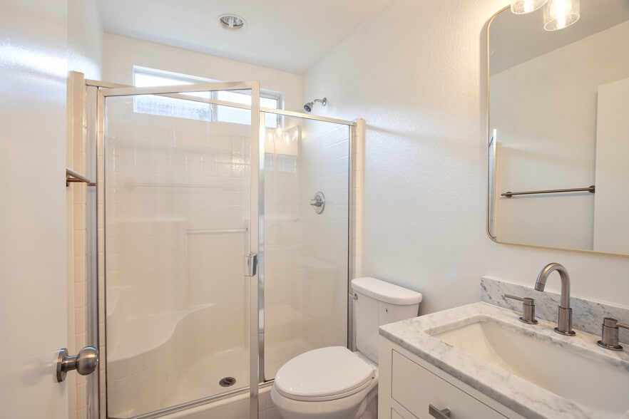 Building Photo - 36329 Capri Dr