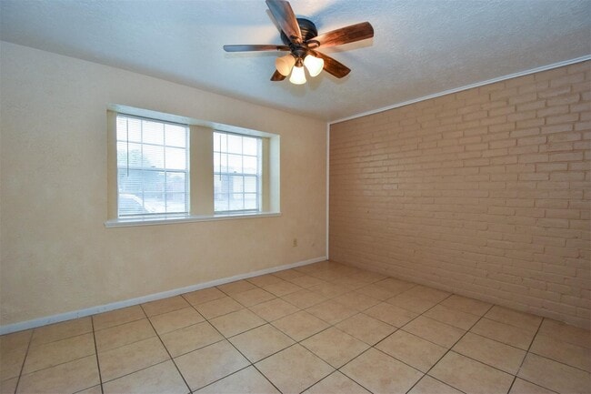 Building Photo - 1502 Beaumont Rd