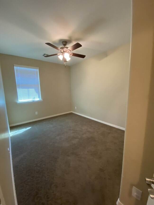 Building Photo - 3726 E Angstead Dr