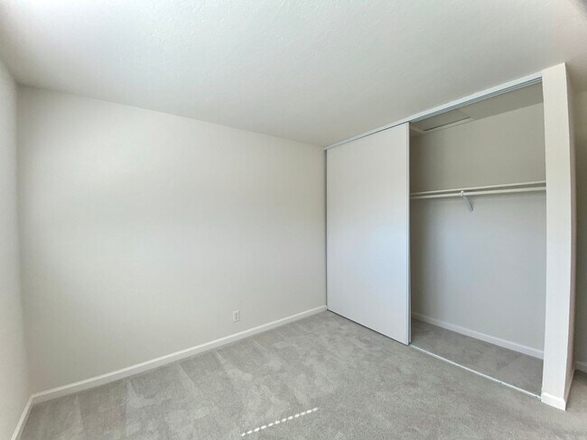 Building Photo - Gorgeous 5-bedroom home located in Fremont! – Huge Backyard!