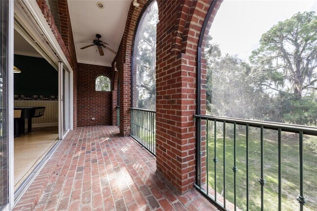 Building Photo - 7513 SW 35th Way