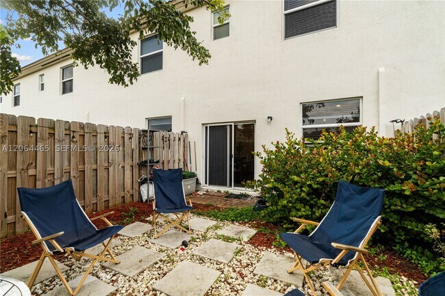 Building Photo - 12121 NW 23rd Ave