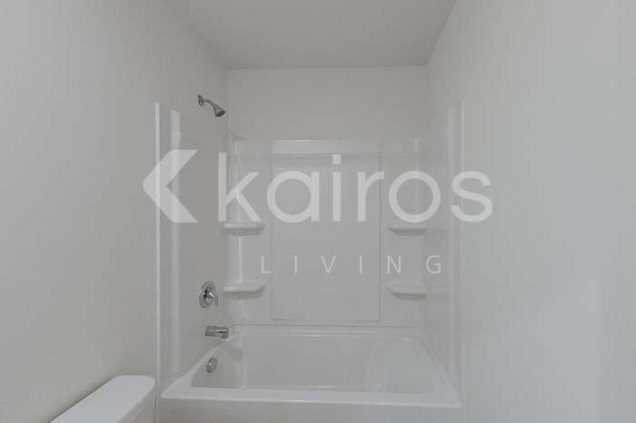 Building Photo - 124 Glory Dr