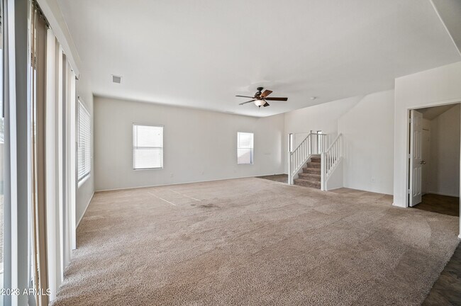 Building Photo - 43927 W Cypress Ln